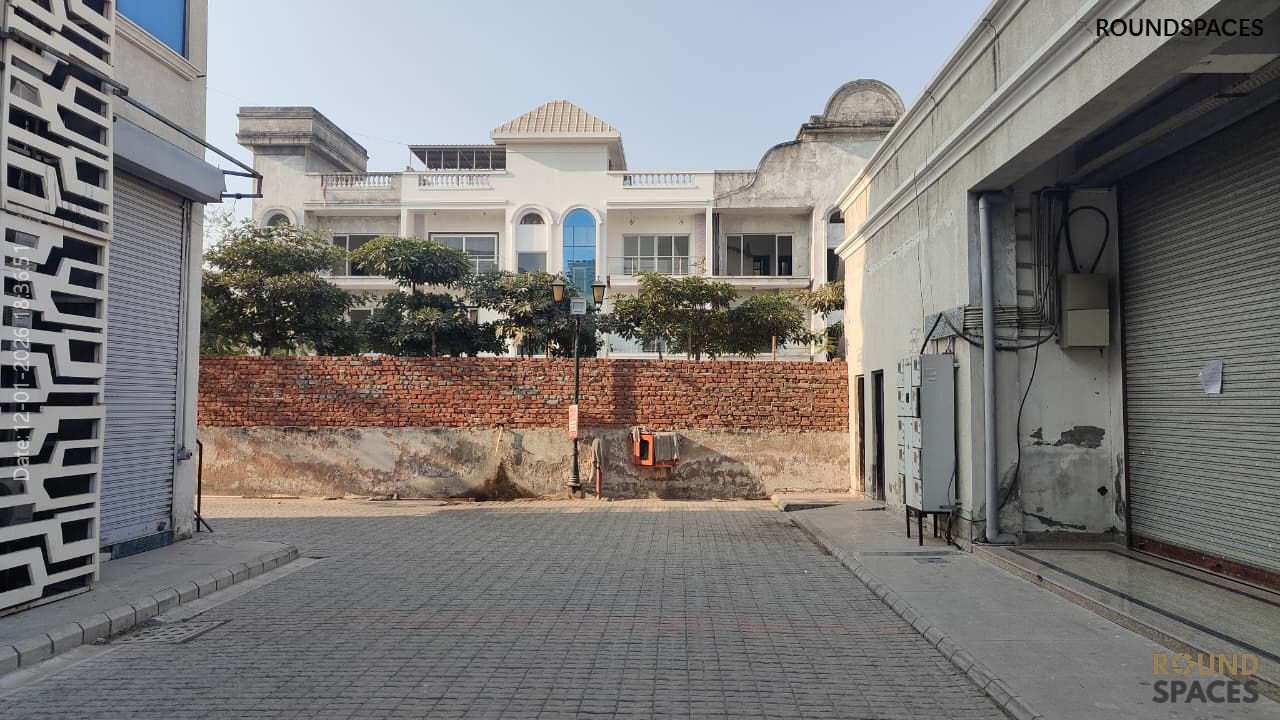 shop for sale 10_12_01_2026_Roundspaces