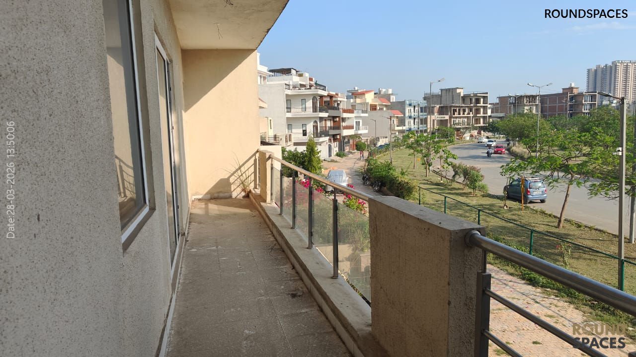 Villa-Gaur-Yamuna-City10_28_03_2026_Roundspaces