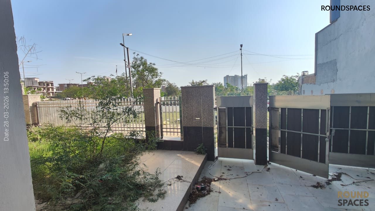 Villa-Gaur-Yamuna-City4_28_03_2026_Roundspaces