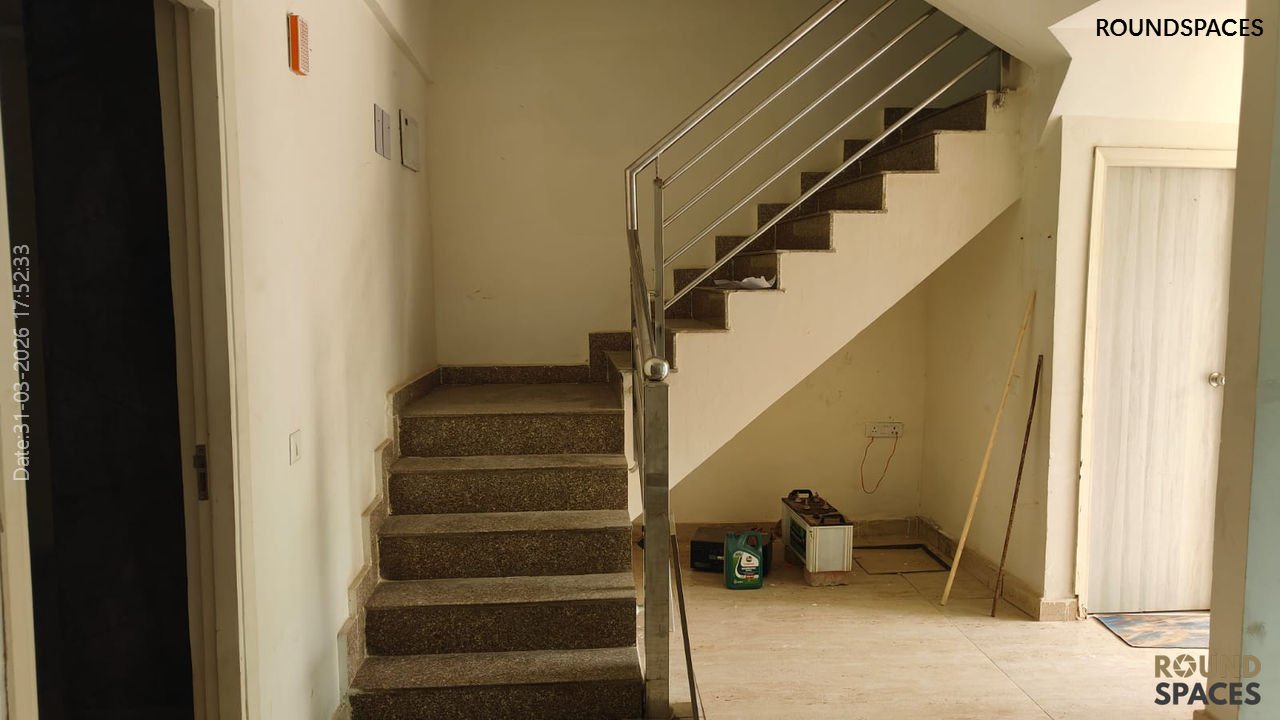 villa-for-sale6_31_03_2026_Roundspaces