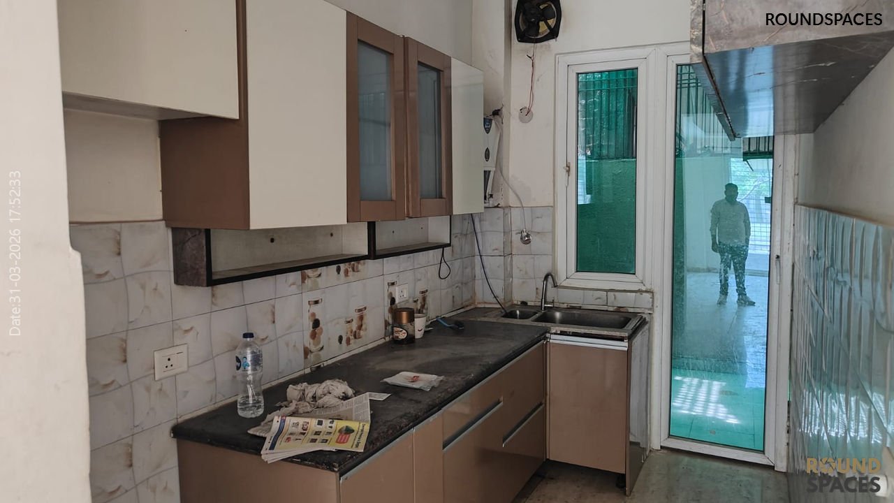 villa-for-sale7_31_03_2026_Roundspaces