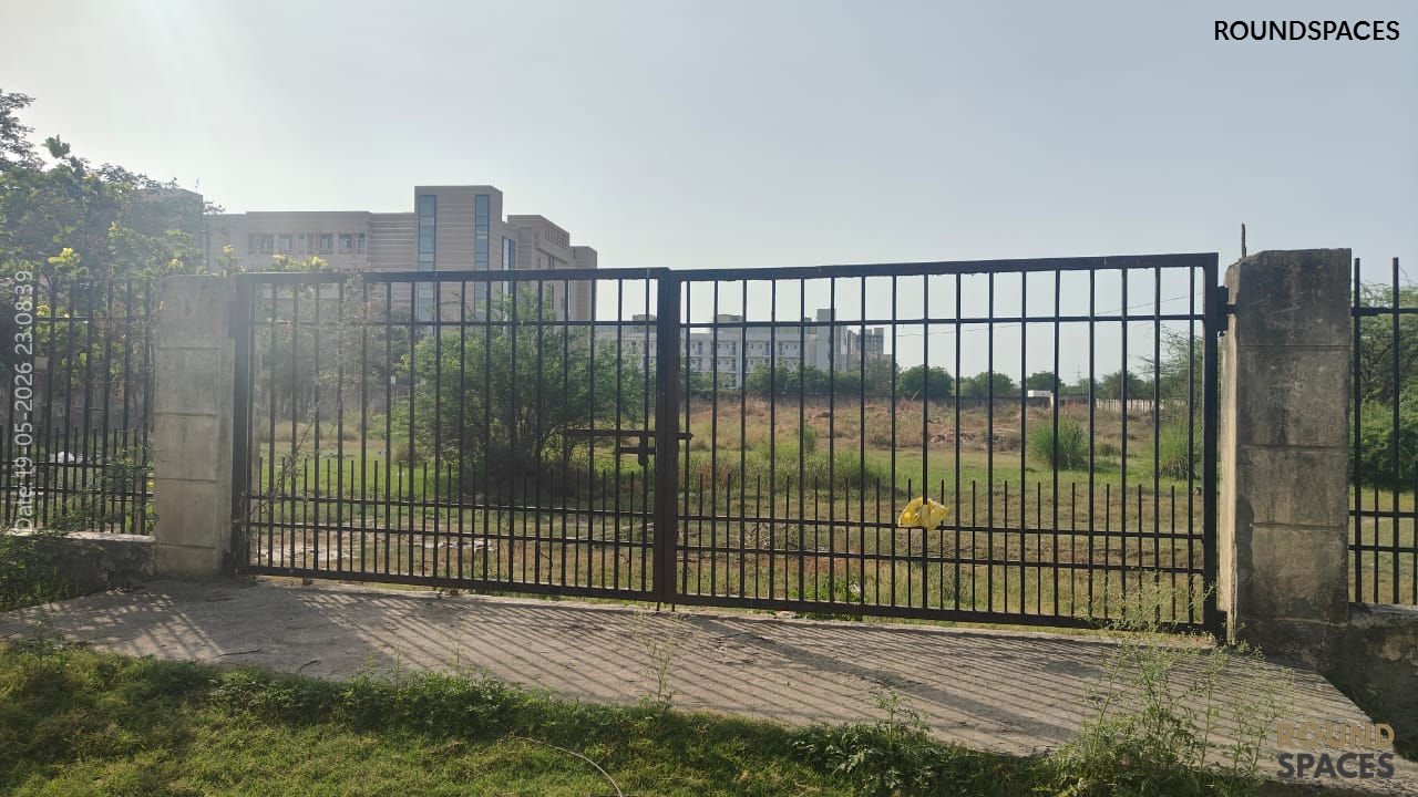 🏫 Institutional / School Plot for Sale – 11,030 SQM, Knowledge Park-3, Greater Noida