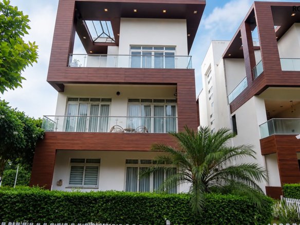 🏡 Luxury 5 Bedroom Villa for Sale – Sun Twilight Vanity Villas, Sector 27, Greater Noida